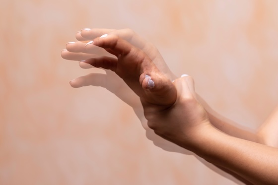 Fasikl’s AI-powered wristband improves essential tremor symptoms at one year
